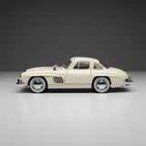 سيارة مجسمة مصبوبة من مرسيدس-بنز 300SL Gullwing بمقياس 1:22 مع إضاءة وصوت