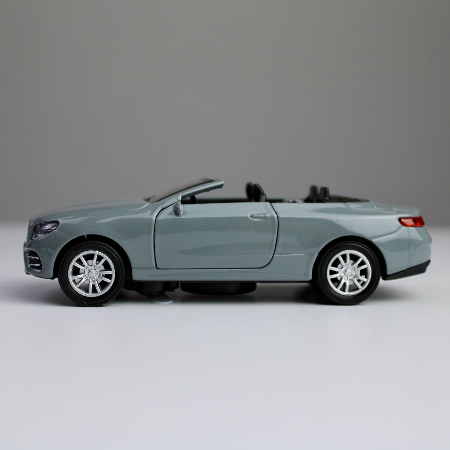 Mercedes-Benz Cabriolet Diecast Model 1:38
