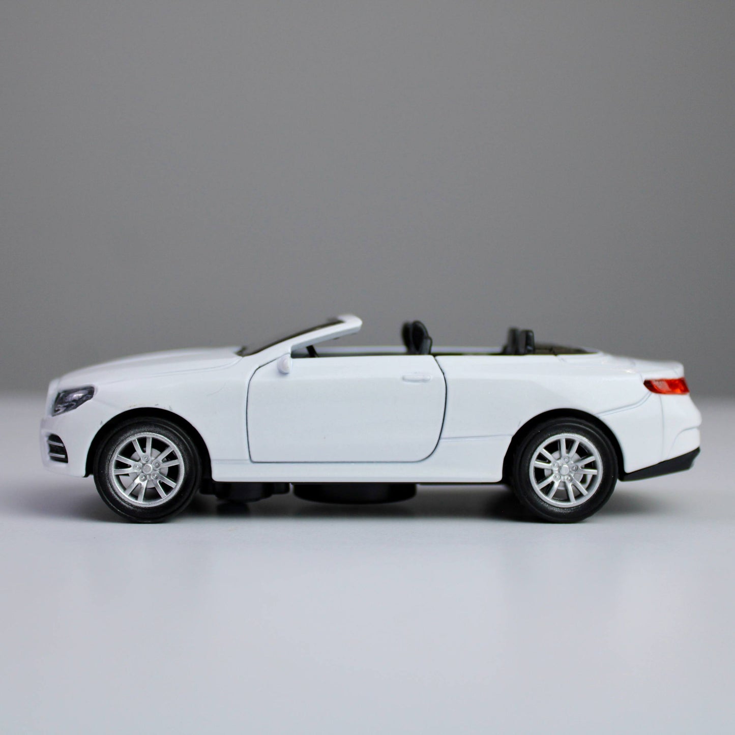 Mercedes-Benz Cabriolet Diecast Model 1:38