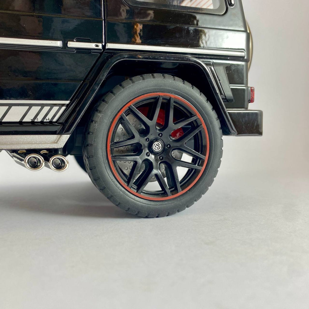 Mercedes-Benz BRABUS G800 1:18 Scale Die-Cast Model Car