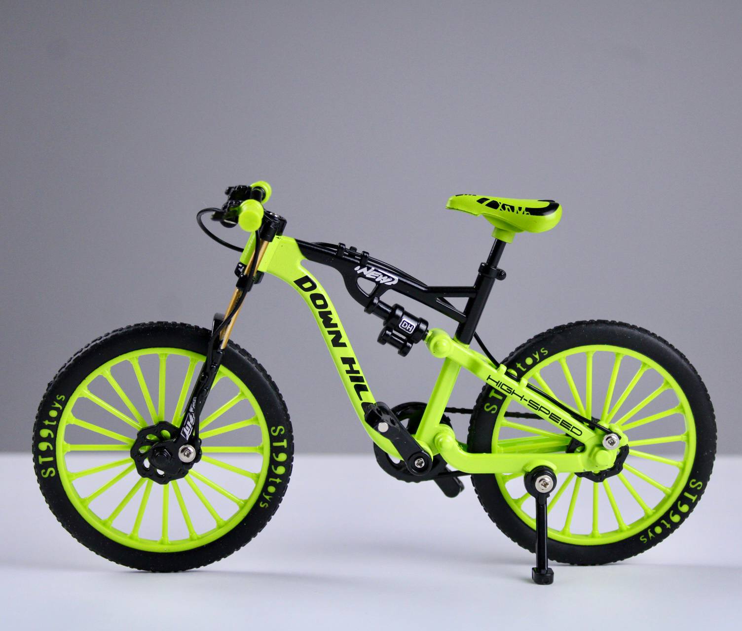 Metal Bicycle Model – 1:8 Scale