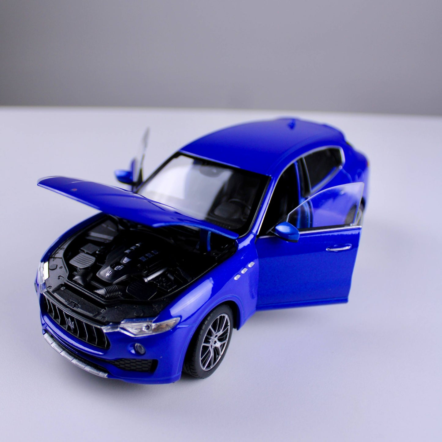 Maserati Levante Die-Cast Model – Welly Scale 1:24
