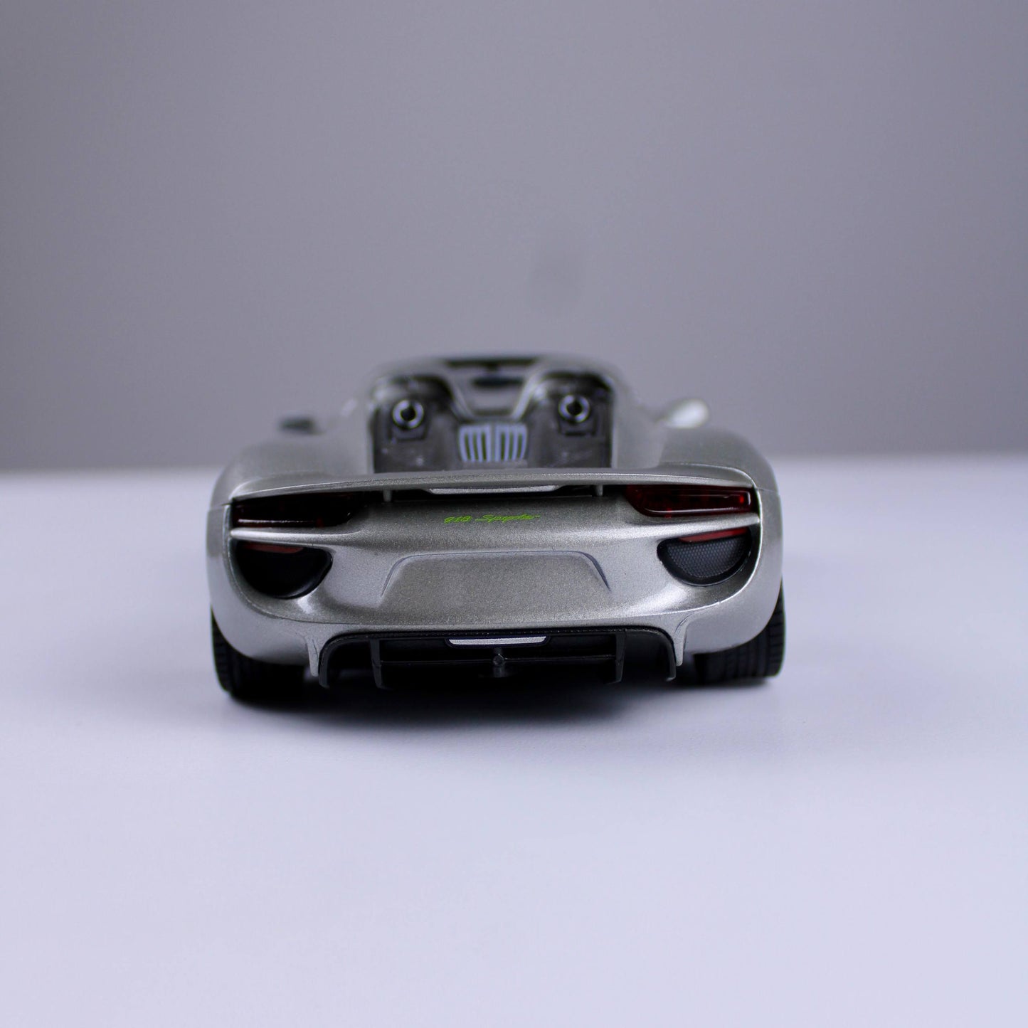 Porsche 918 Spyder Die-Cast Model – Welly NEX Models
