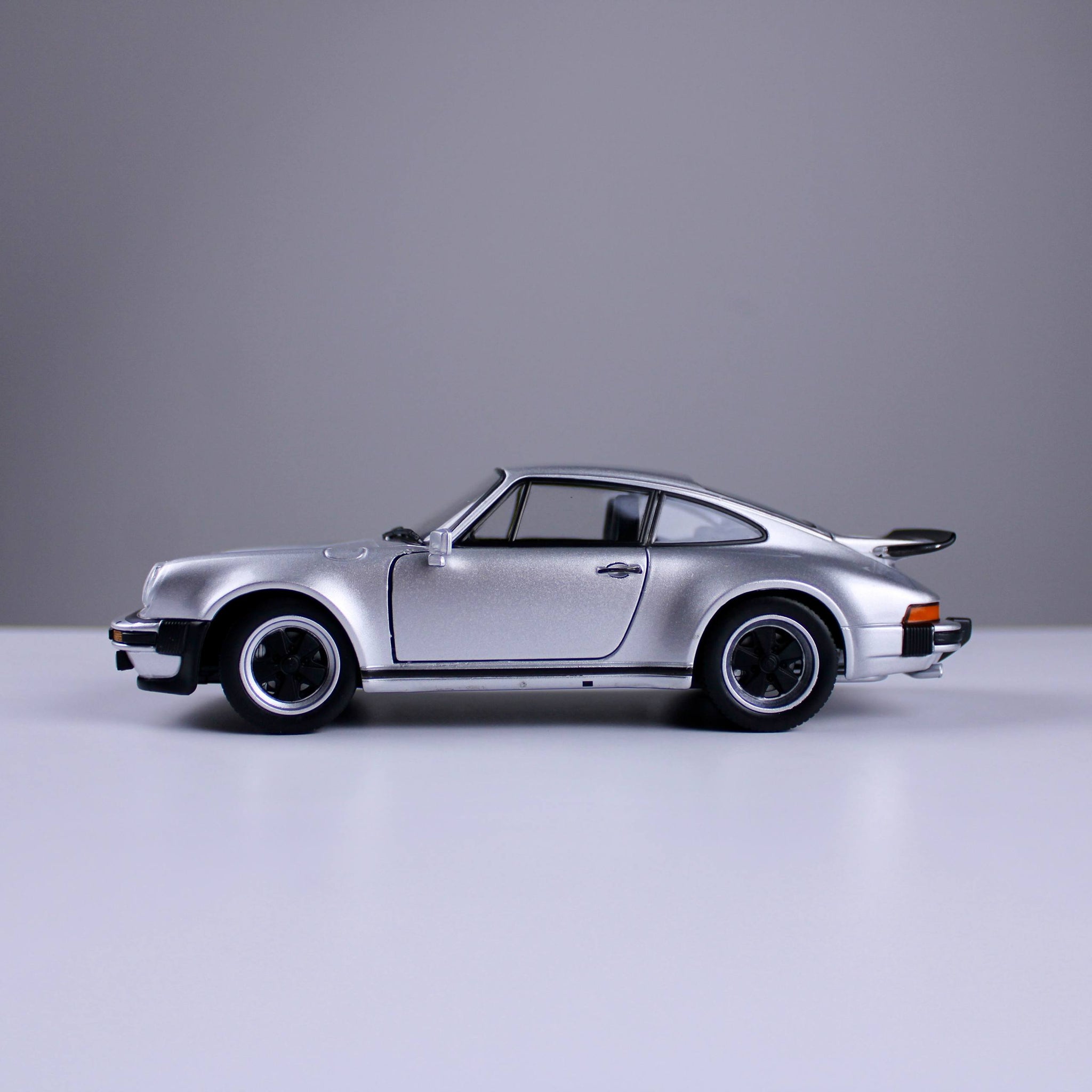 Porsche 911 Turbo Die-Cast Model – Silver