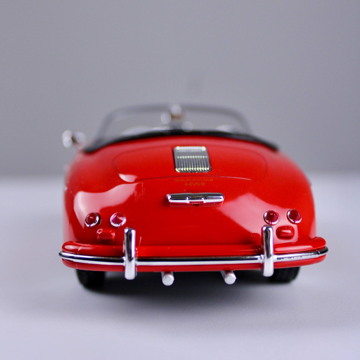 مجسم سيارة بورشه 356A سبيدستر – لون أحمر