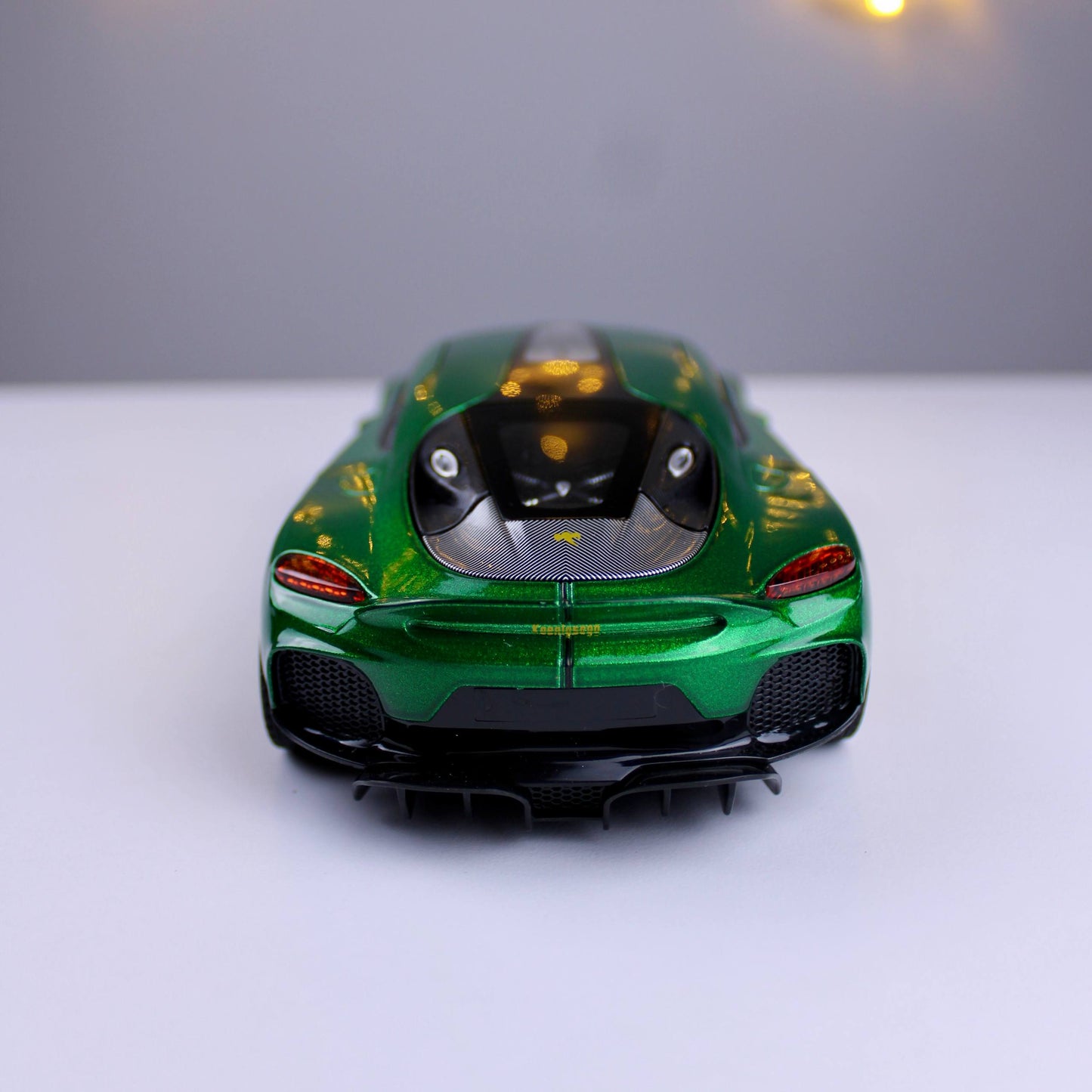 Koenigsegg Gemera Die-Cast Model Car – 1:24 Scale