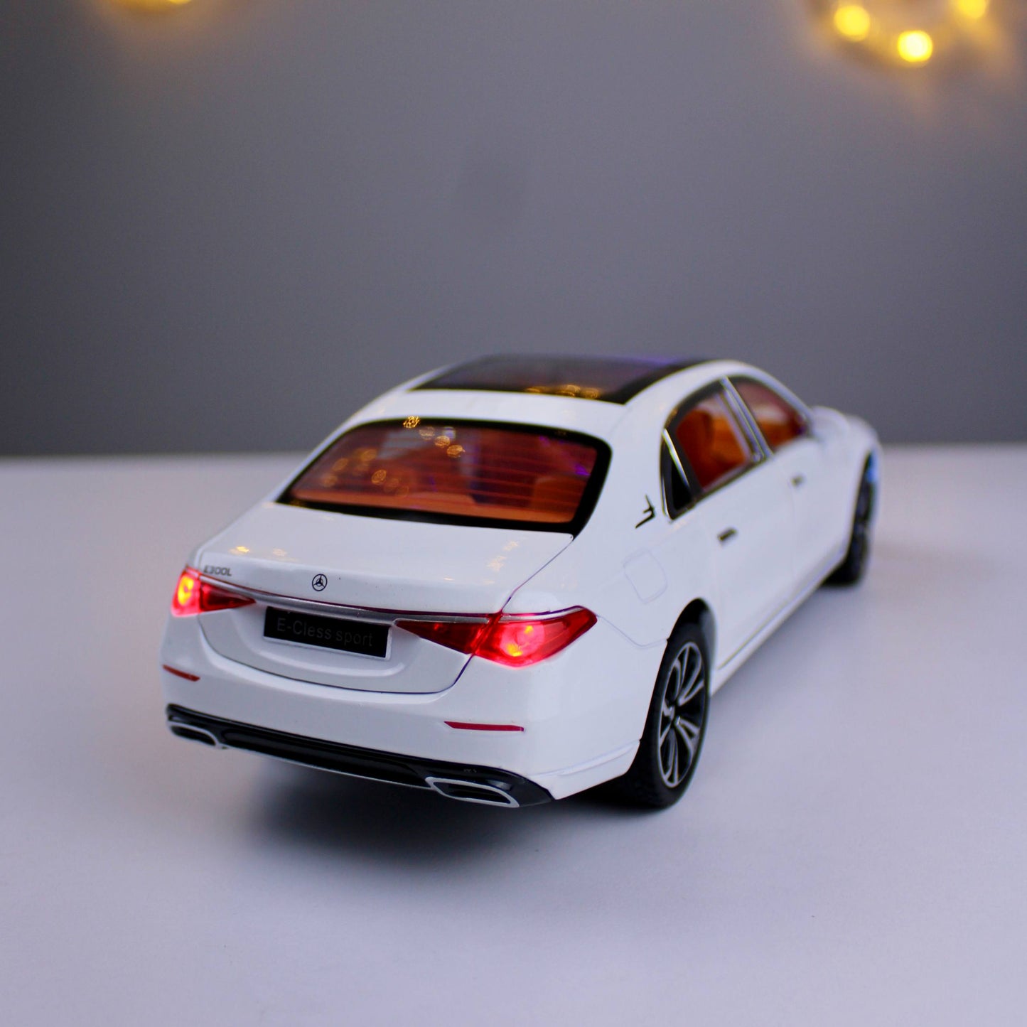 Mercedes-Benz E-Class Sport  – 1:24 Scale