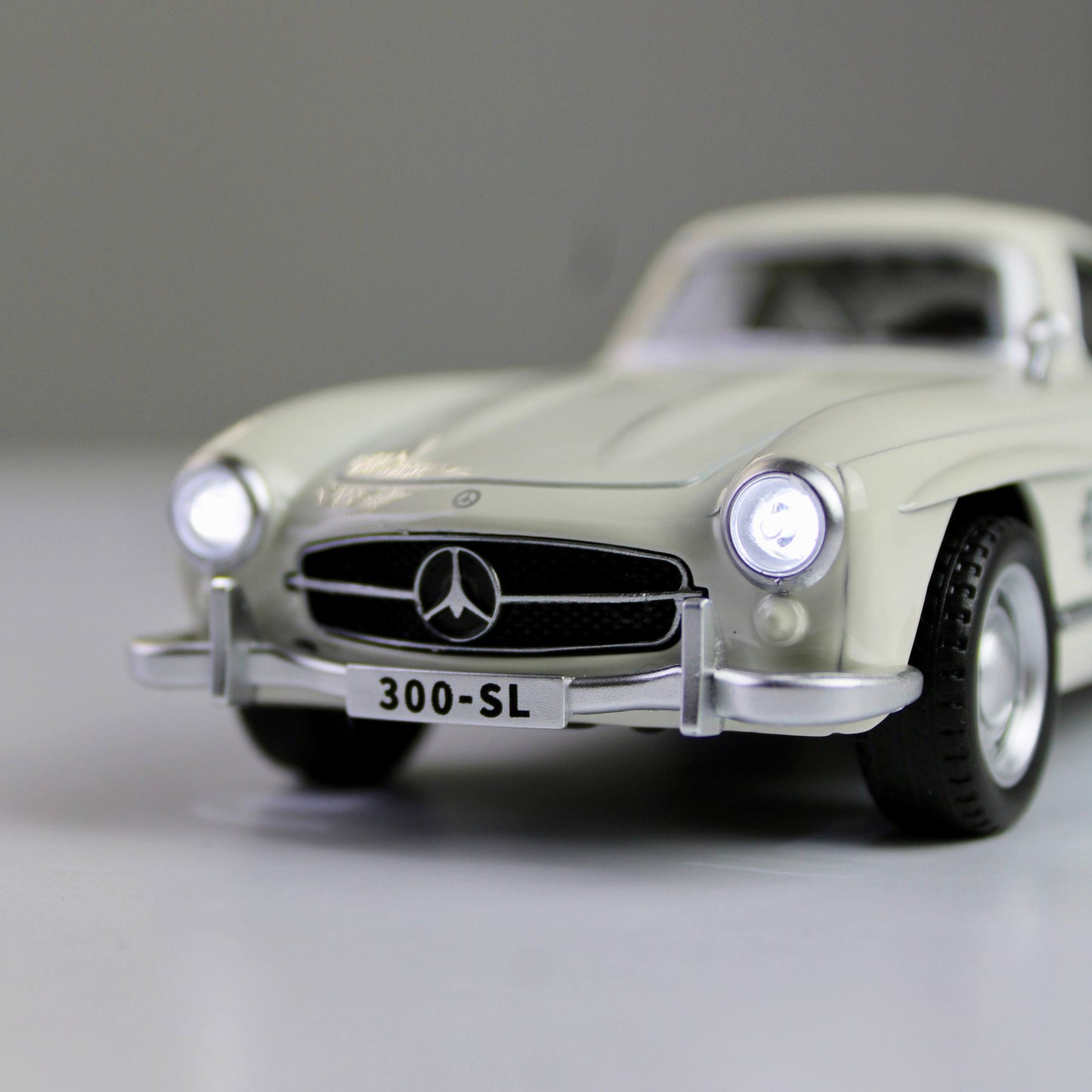 مجسم سيارة مرسيدس بنز 300SL – مقاس 1:32