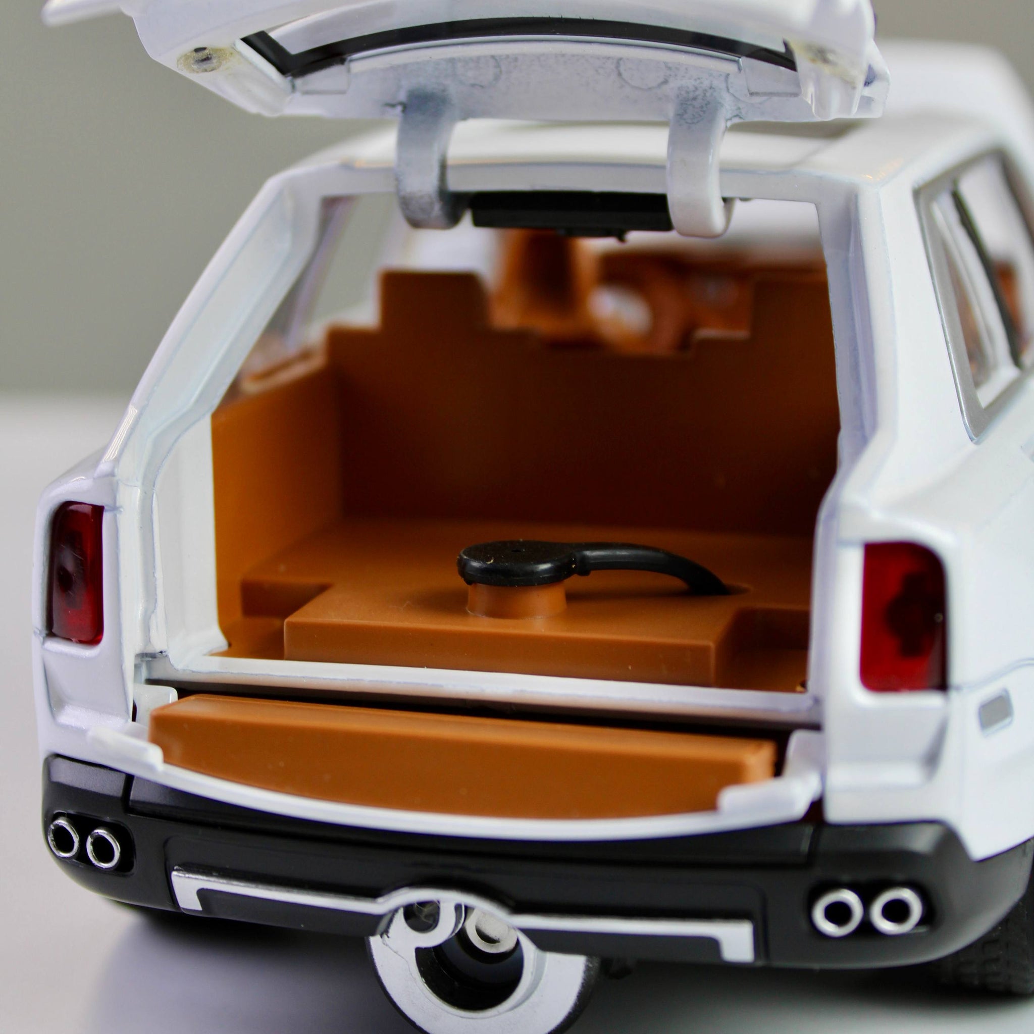 مجسم رولز رويس كولينان بالريموت كنترول – مقاس 1:22