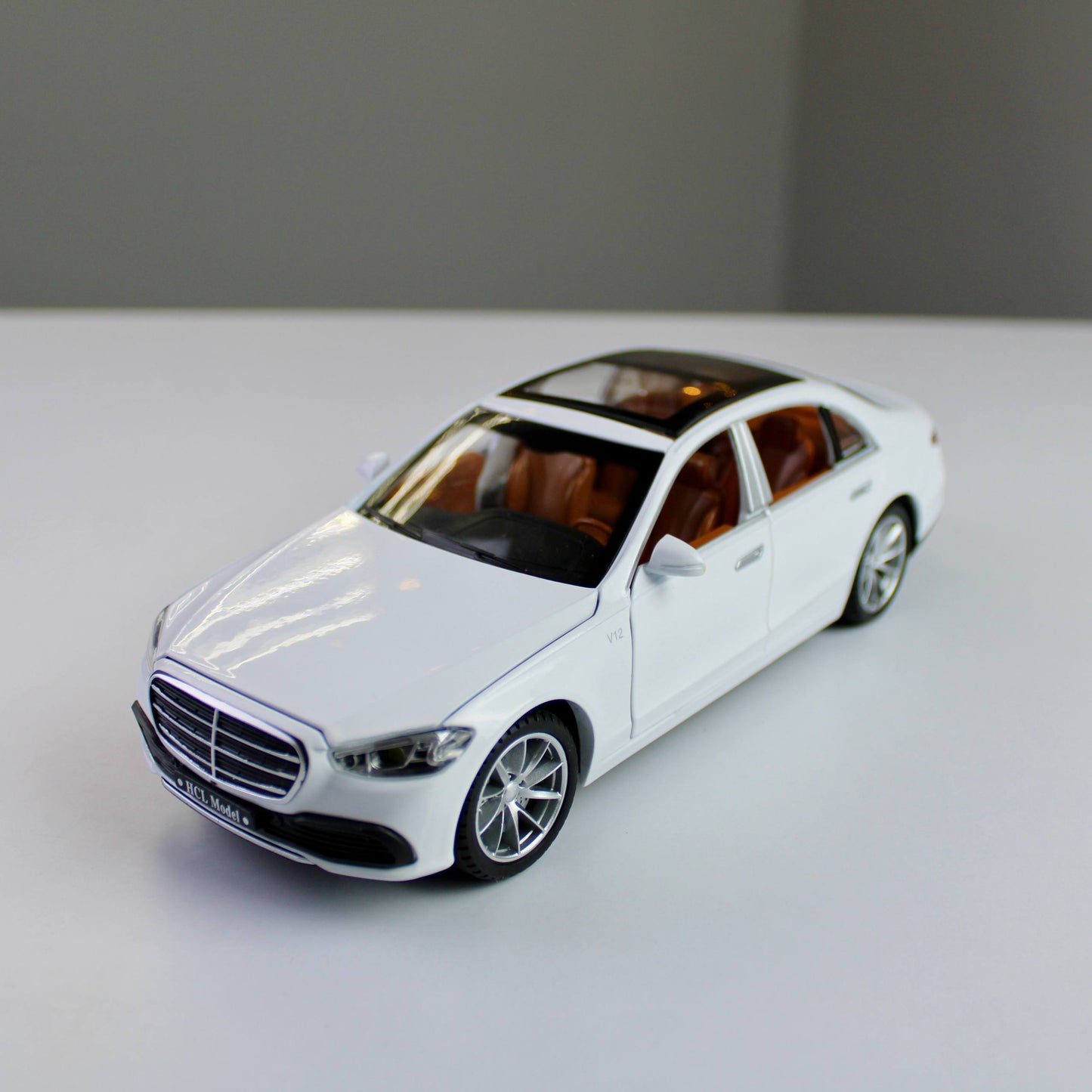 R/C Mercedes S-Class Diecast Model – 1:22 Scale