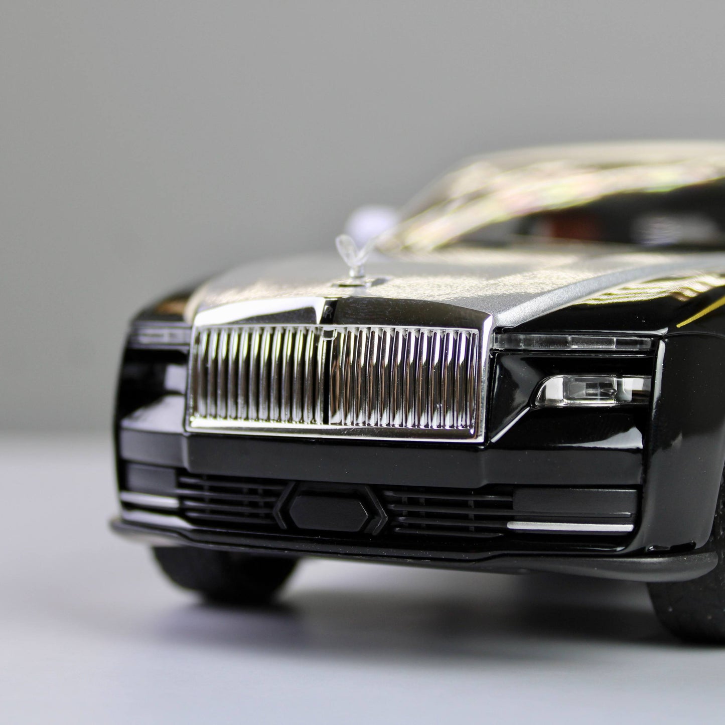 Rolls-Royce Spectre 1:24 Diecast – Light, Sound
