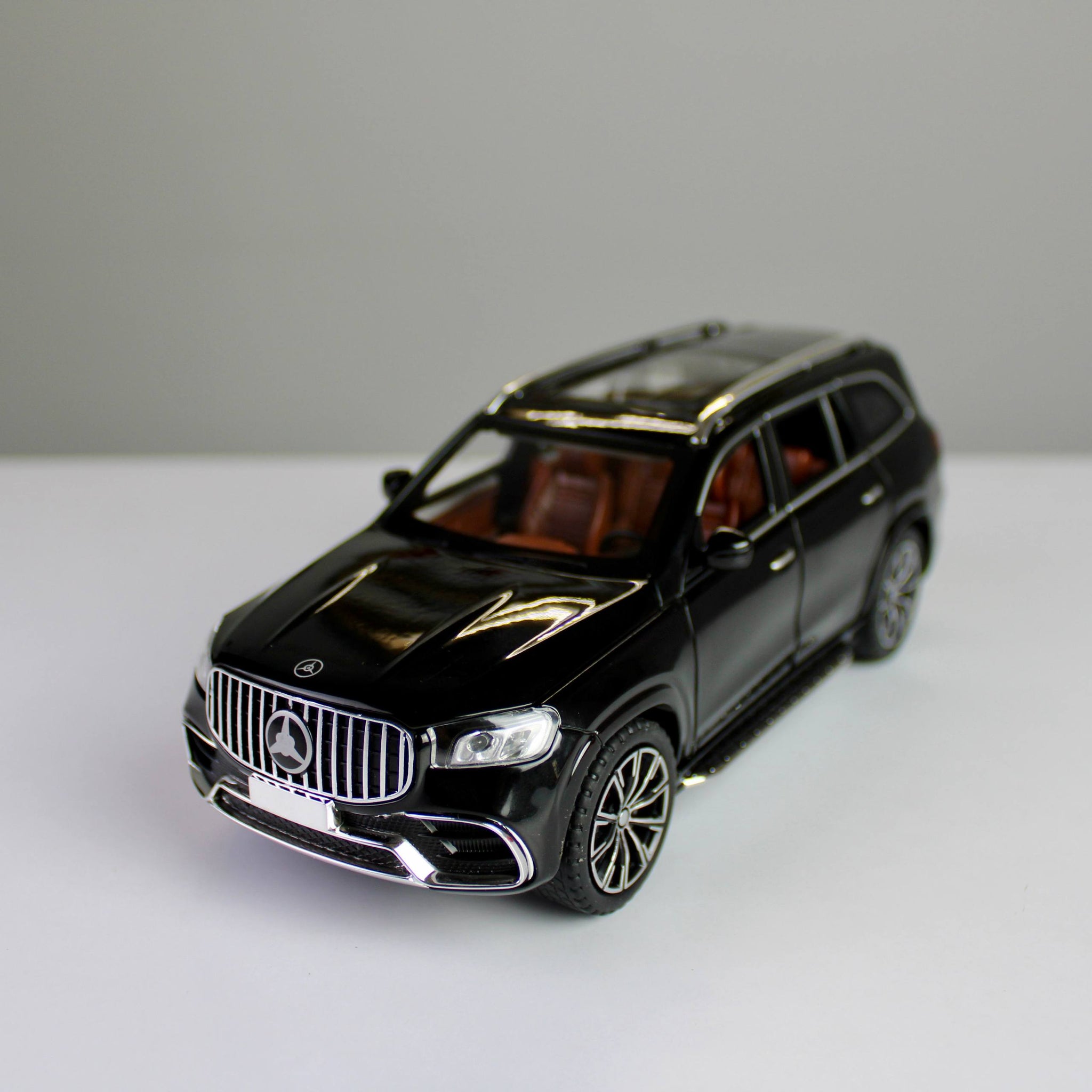 Mercedes-Benz GLS63 AMG Diecast Model – 1:24 Scale