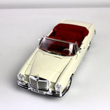 Maisto Mercedes-Benz 280 SE Cabriolet 1967 1:18 Die-Cast Model
