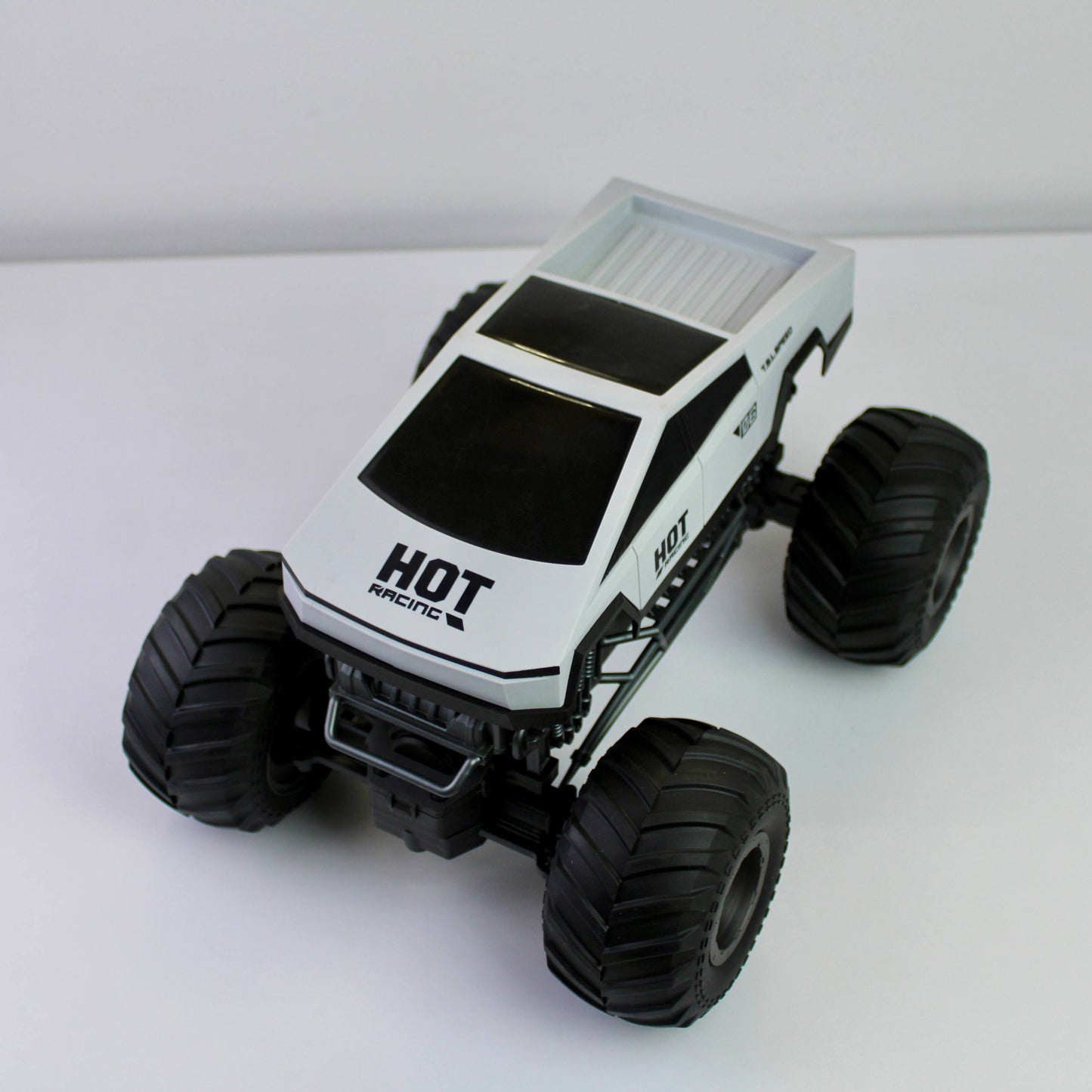 RC Monster Cyber Truck 1:12 – Remote Control Off-Road Climbing Truck 2.4GHz