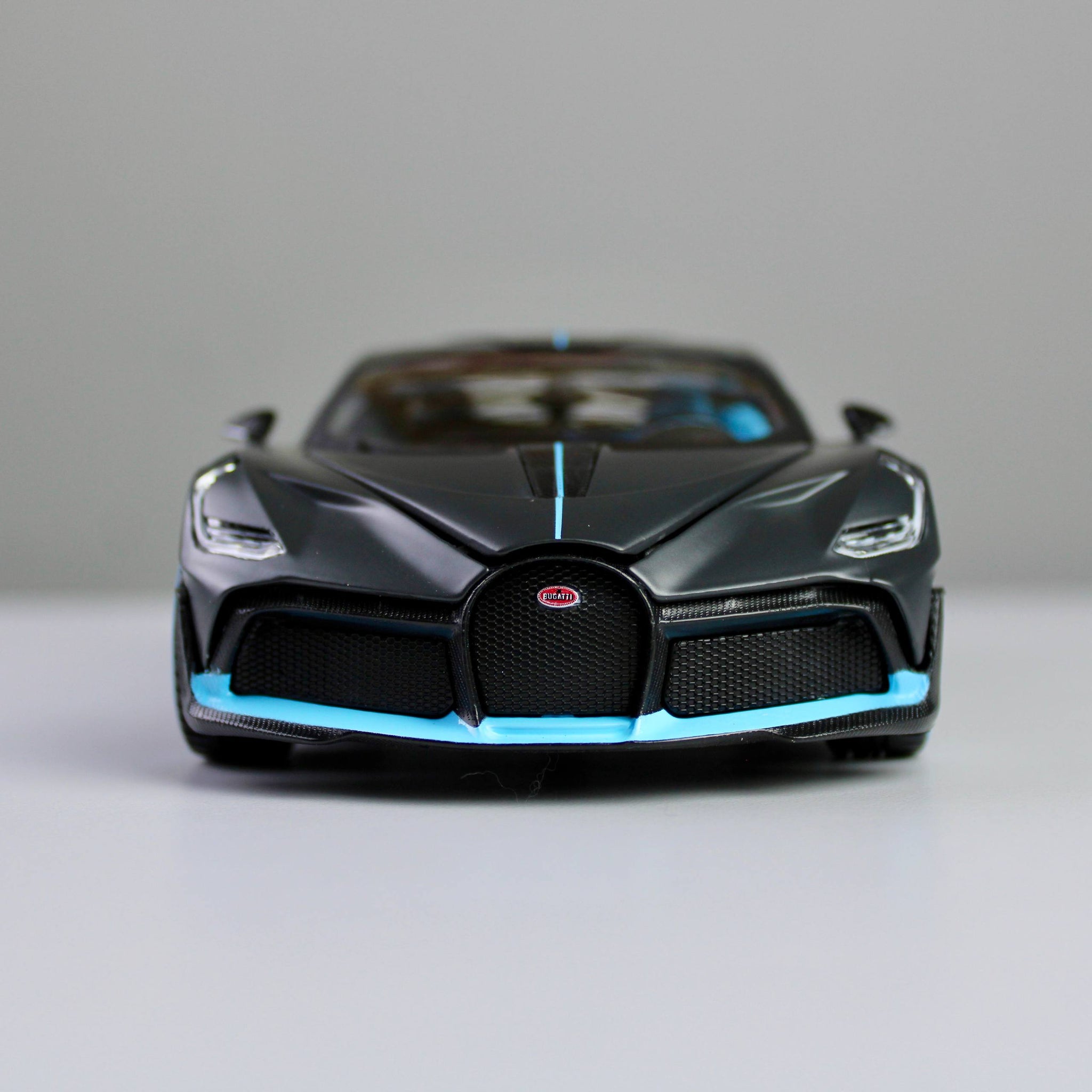 Maisto Bugatti Divo 1:24 Die-Cast Model Car