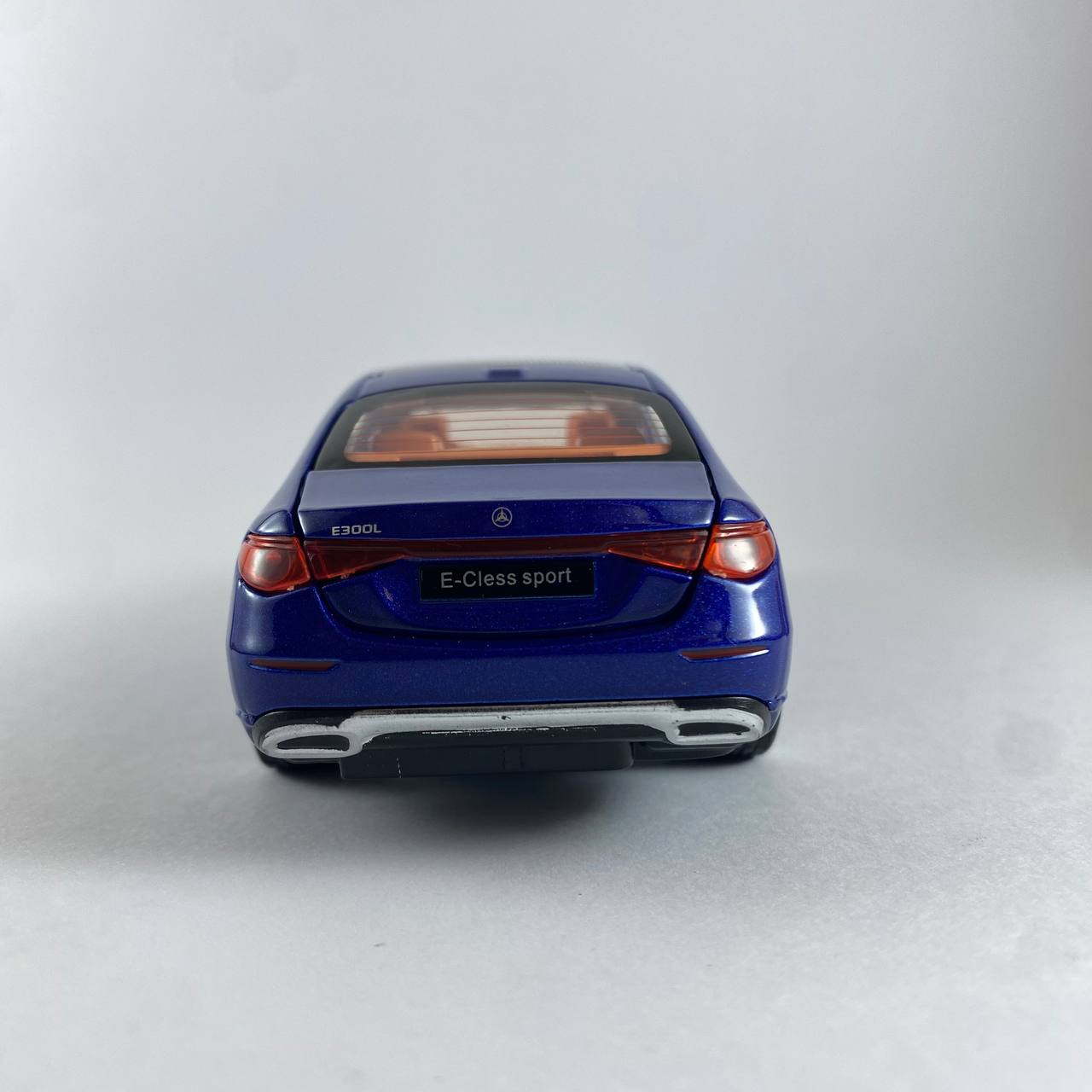 Mercedes-Benz E-Class Sport 1:32 Scale Die-Cast Model Car