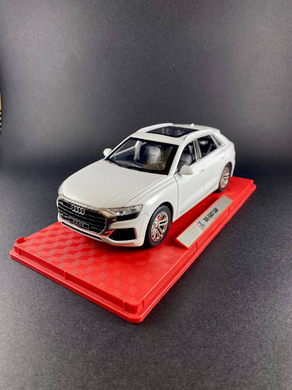 Audi Q8 1:24 Scale Die-Cast Model Car