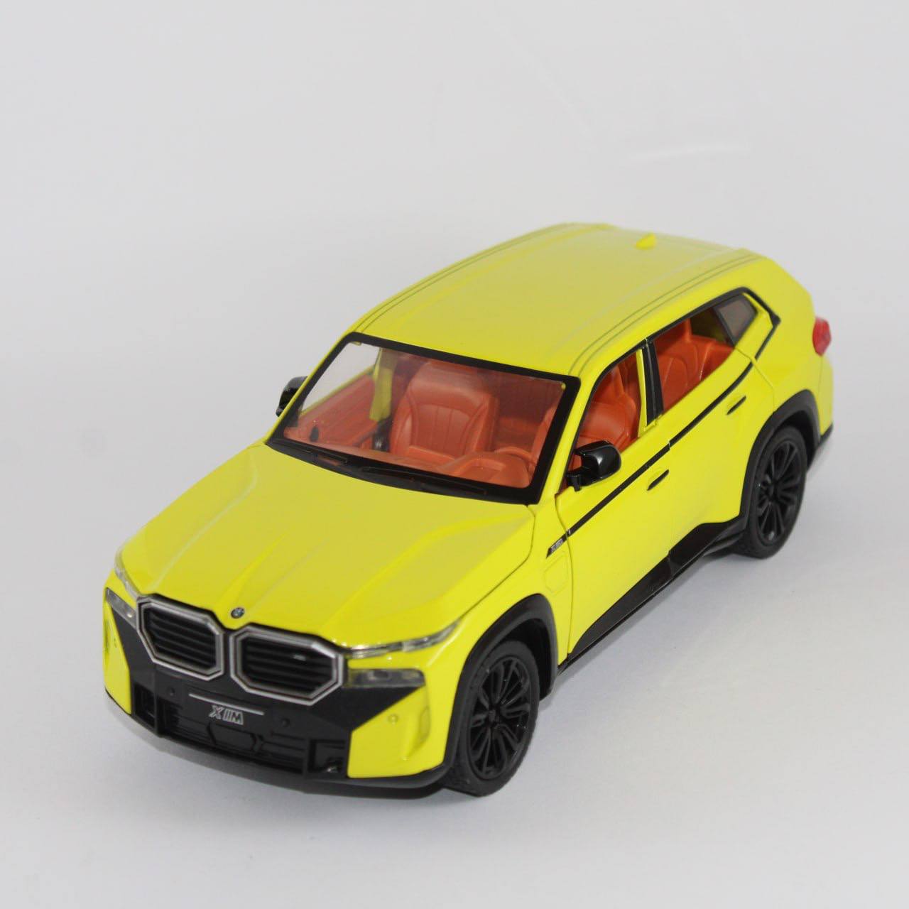 BMW XM – 1:24 Scale Die-Cast Model