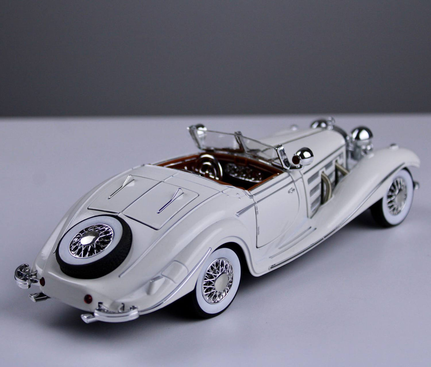 Mercedes Classic 500K 1:24 Scale Die-Cast Model Car