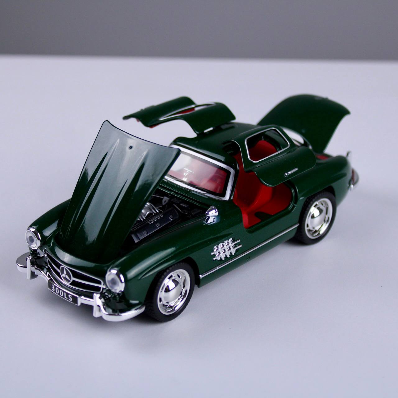 Mercedes-Benz 300SL 1:32 Scale Die-Cast Model Car