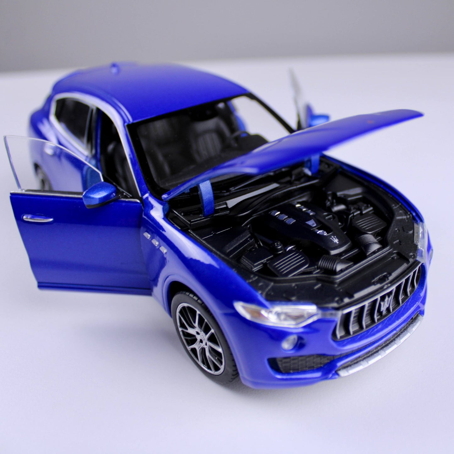 Maserati Levante Die-Cast Model – Welly Scale 1:24