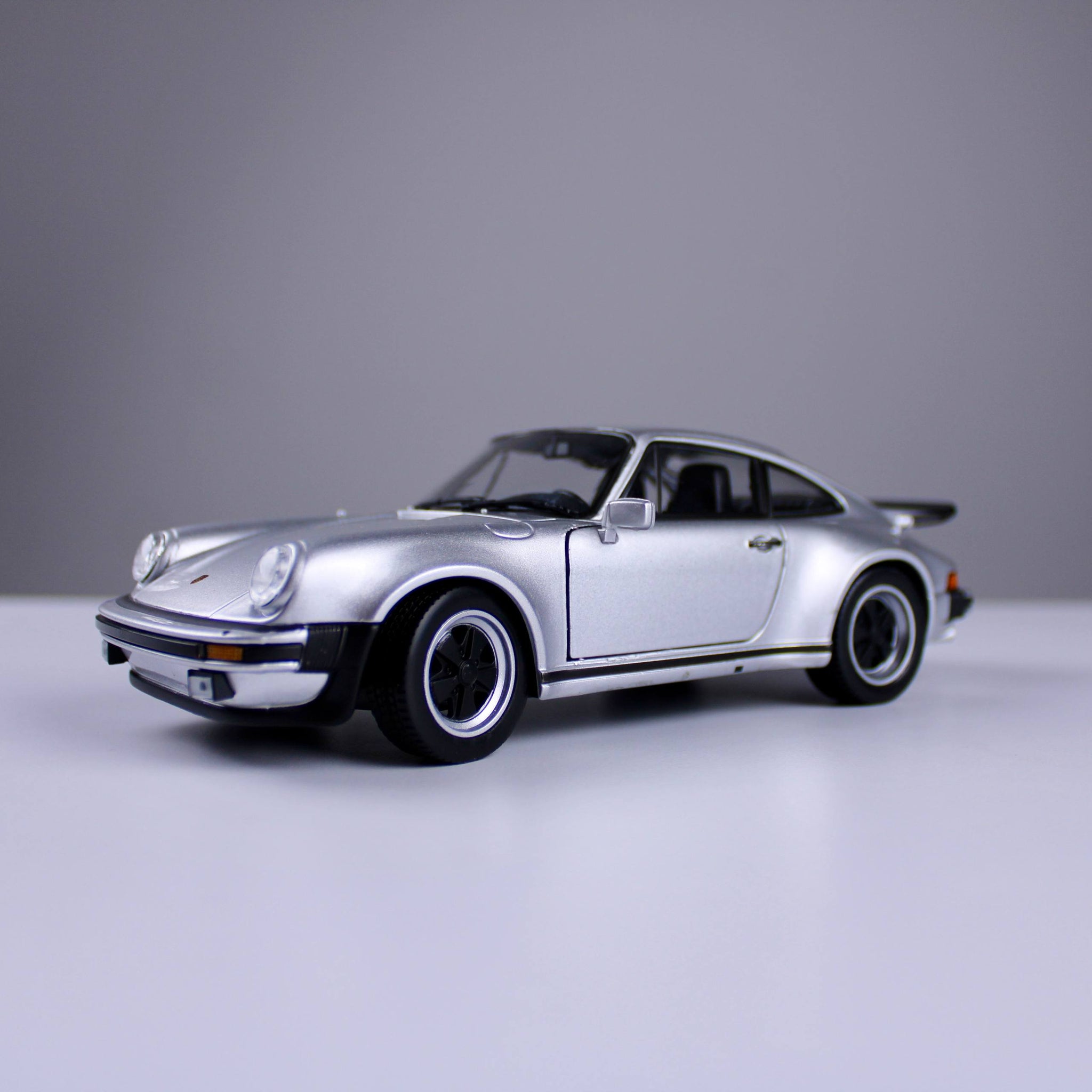Porsche 911 Turbo Die-Cast Model – Silver
