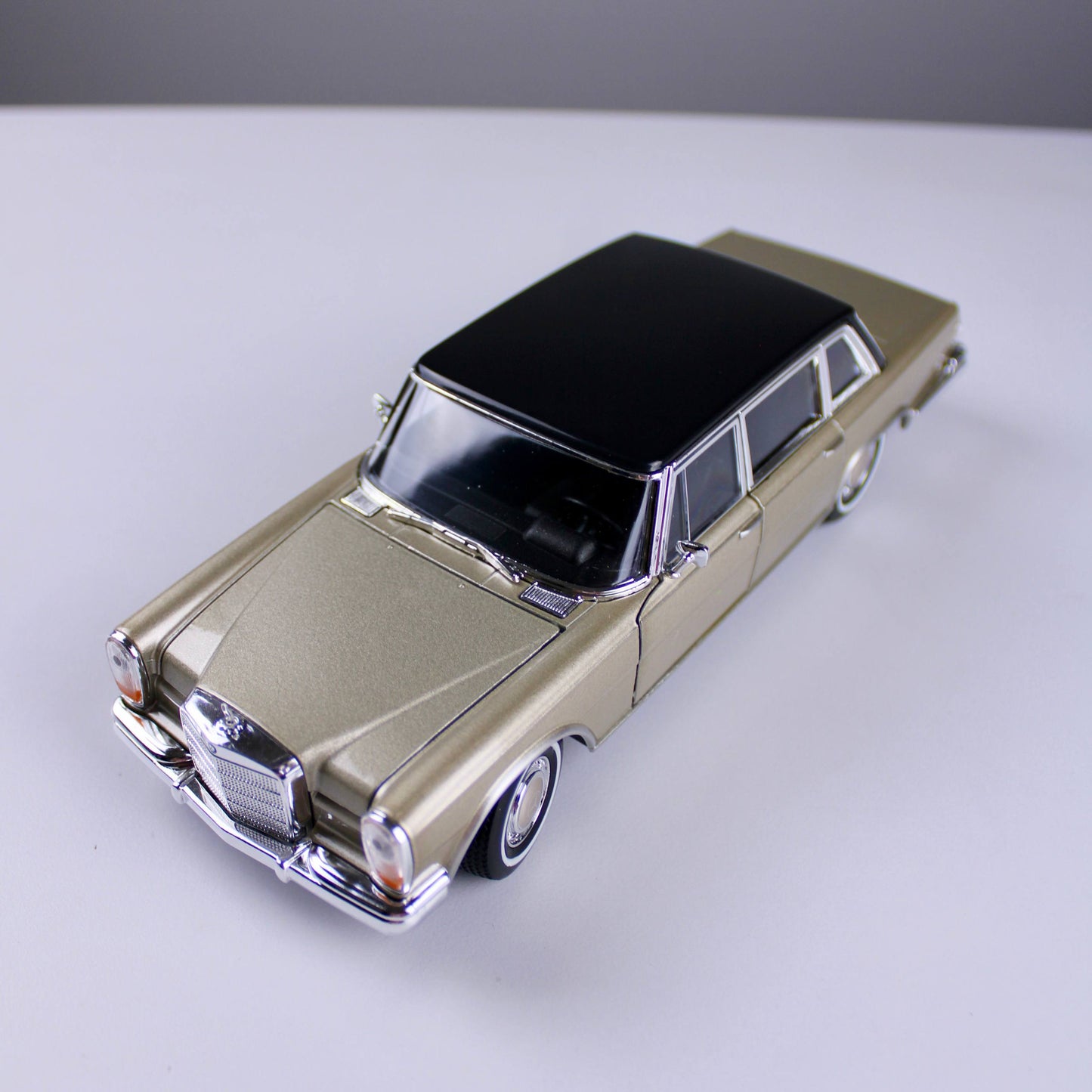 Mercedes Benz 600 Die-Cast Model – 1963