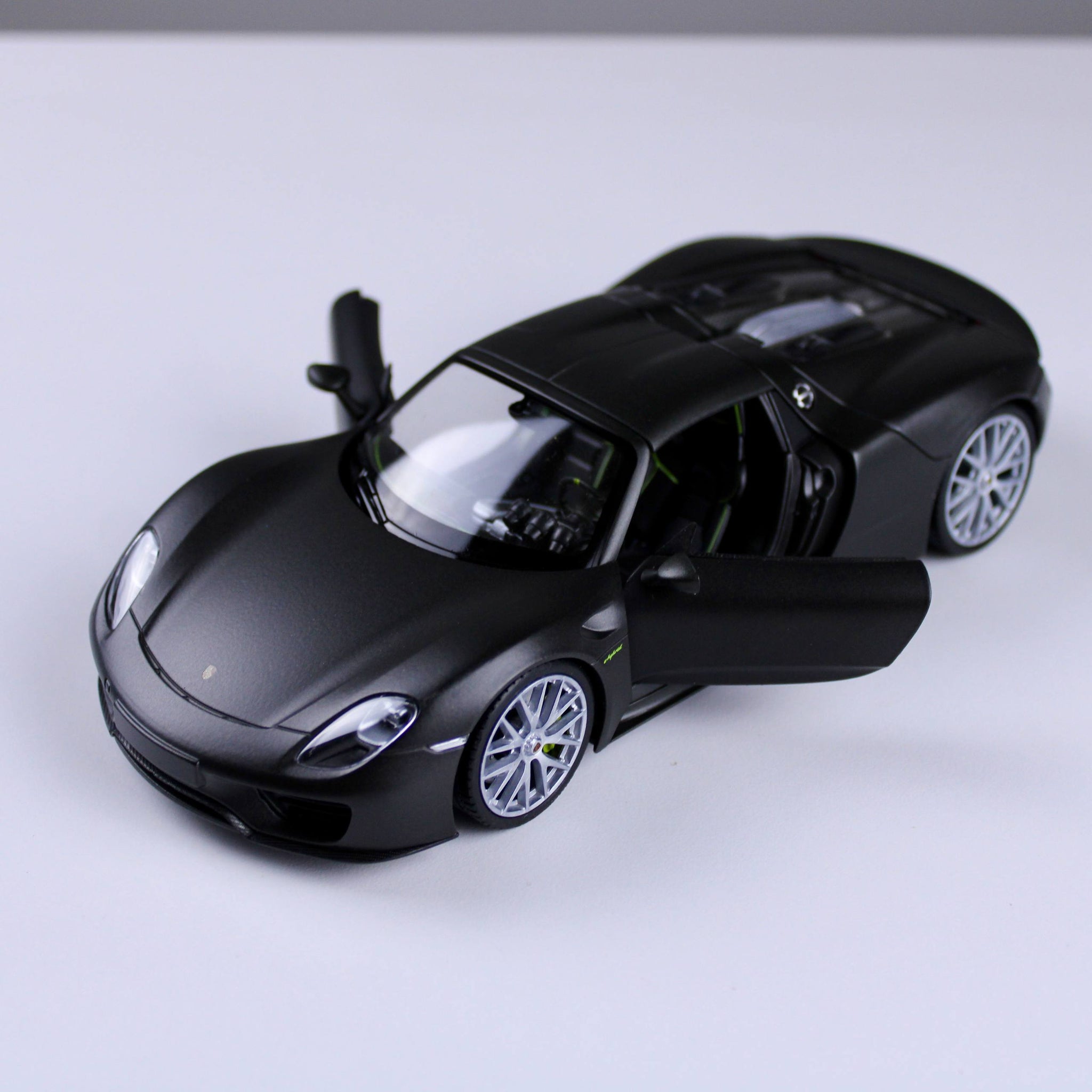 Porsche 918 Spyder Die-Cast Model – Black