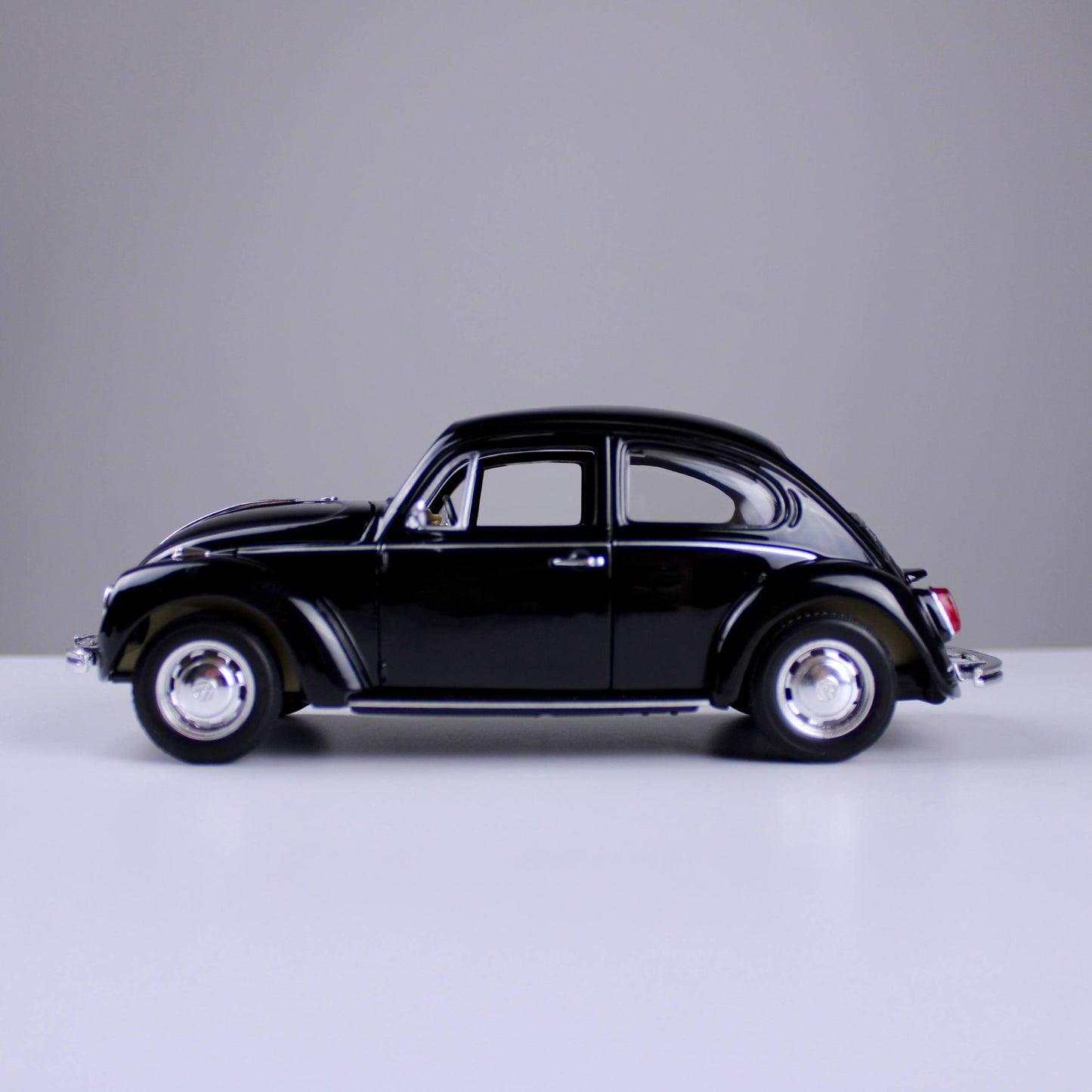 Volkswagen Beetle Classic Die-Cast Model Car