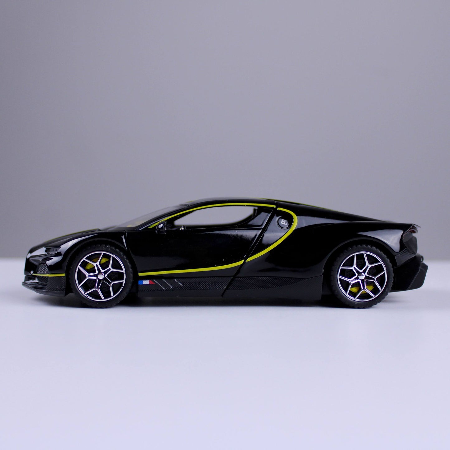 مجسم سيارة بوجاتي توربيون