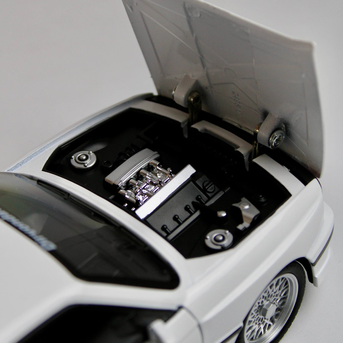 BMW M3 E30 – مقياس 1:24