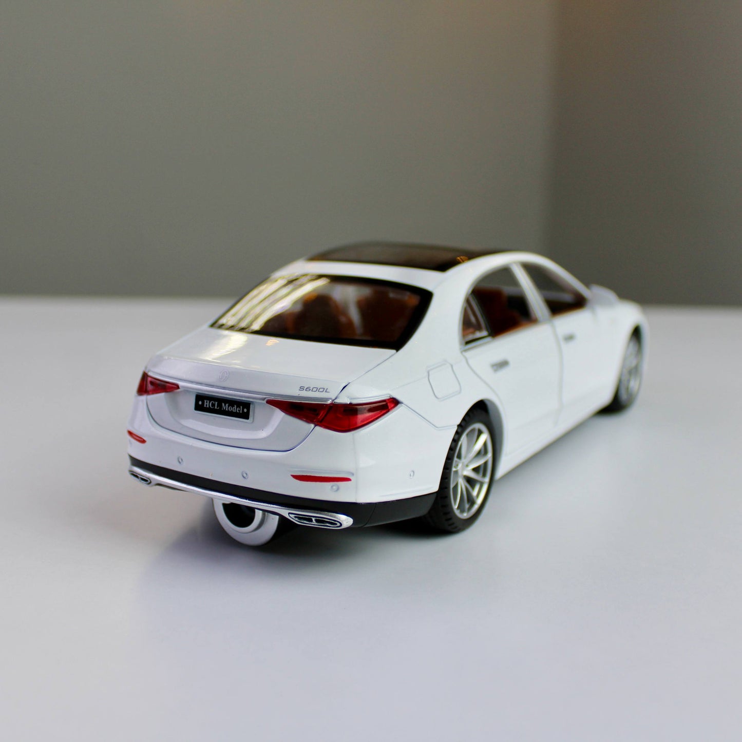 R/C Mercedes S-Class Diecast Model – 1:22 Scale