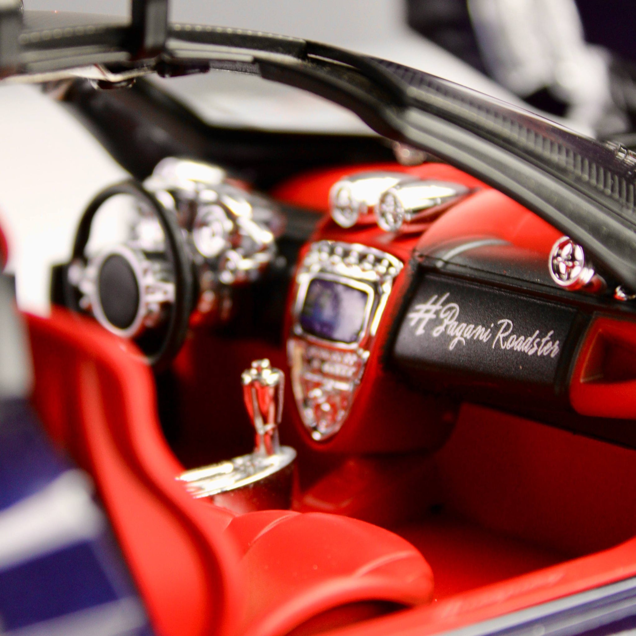 Pagani Huayra Diecast Model – 1:18 Scale (Magnificent Reach)