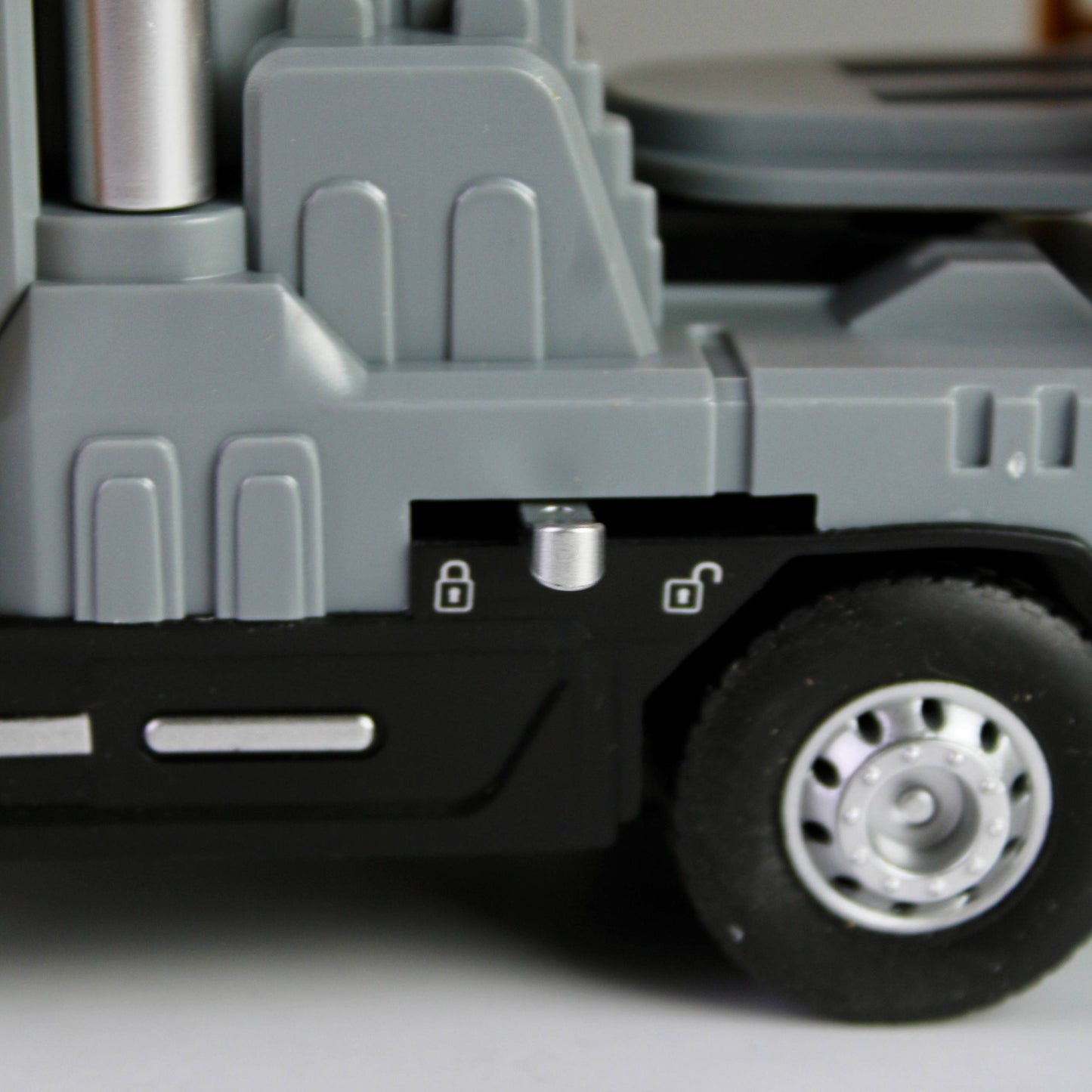 Vardem Transport Truck Diecast Model – Light, Sound