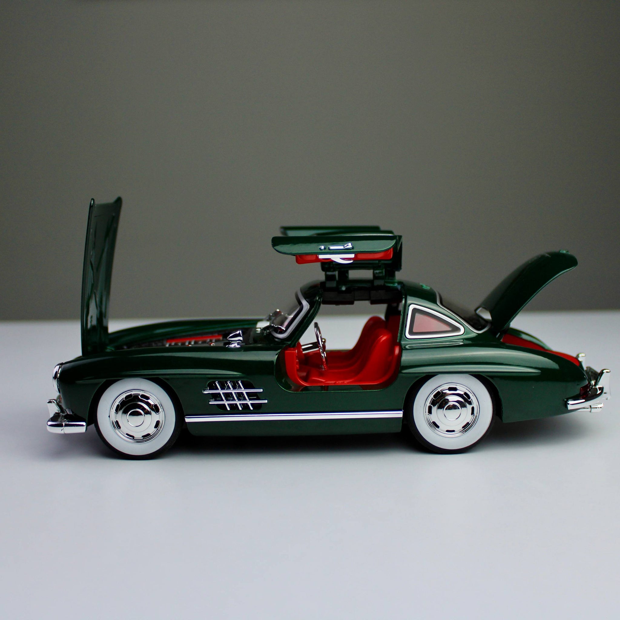 Mercedes-Benz 300SL Gullwing 1:24 Die-Cast