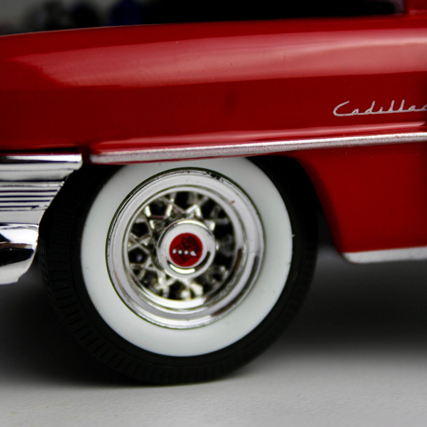 Welly Cadillac Eldorado 1953 1:24 Die-Cast Model Car