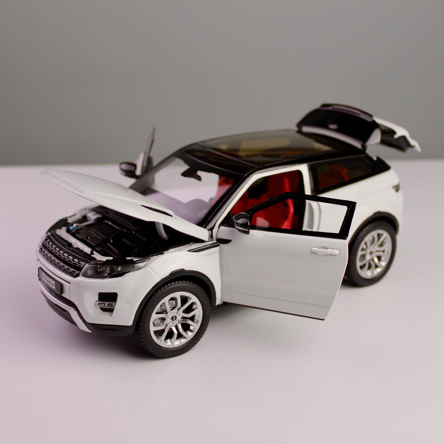 GT Autos Range Rover Evoque 1:18 Die-Cast Model – Premium SUV Edition