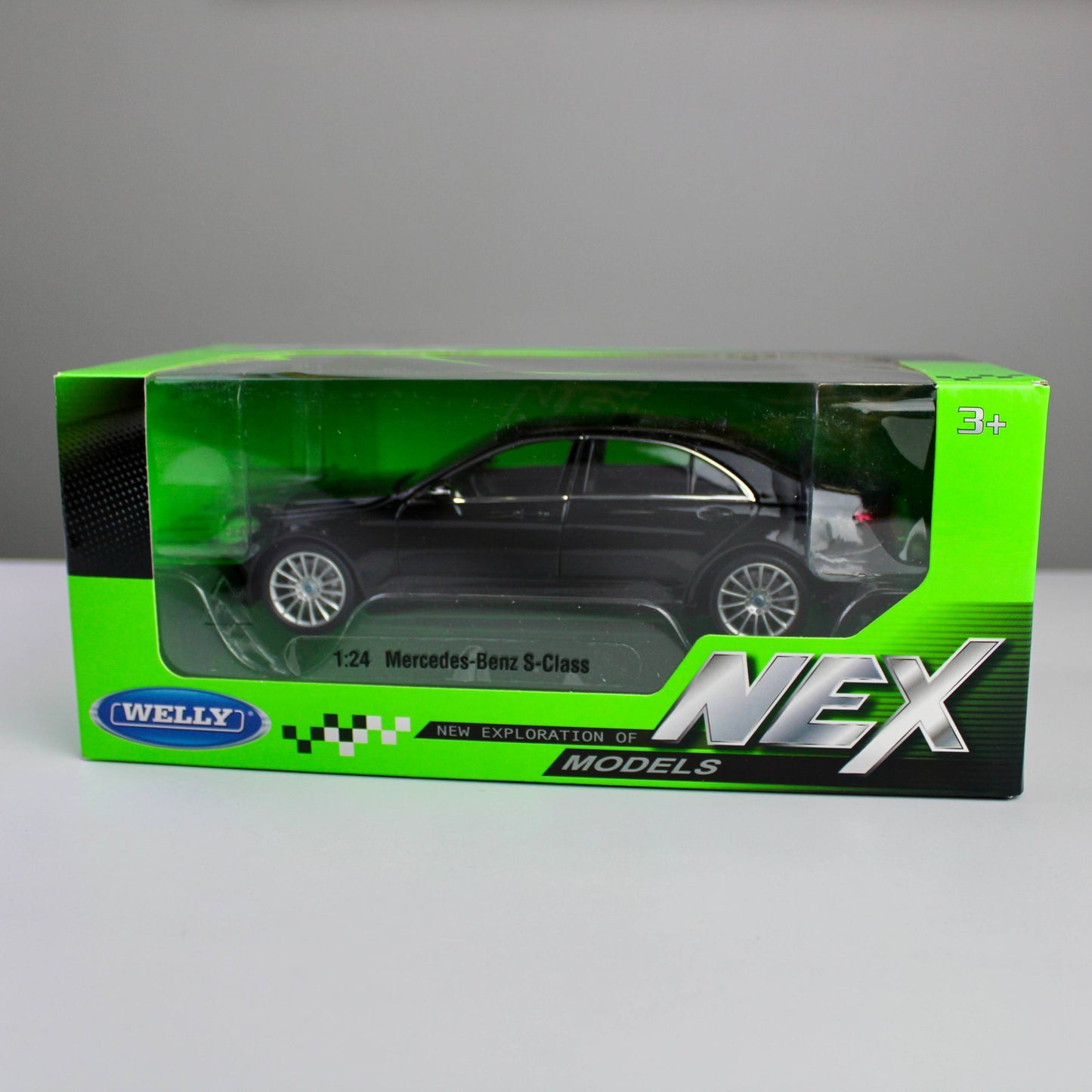 Welly Mercedes-Benz S-Class 1:24 Die-Cast Model Car