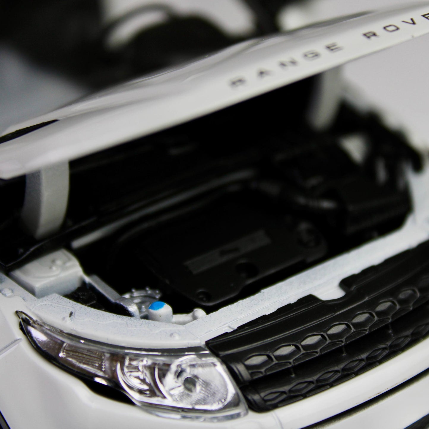 Welly Land Rover Range Rover Evoque مجسم سيارة رياضية متعددة الاستخدامات مصبوب بالقالب بمقياس 1:24