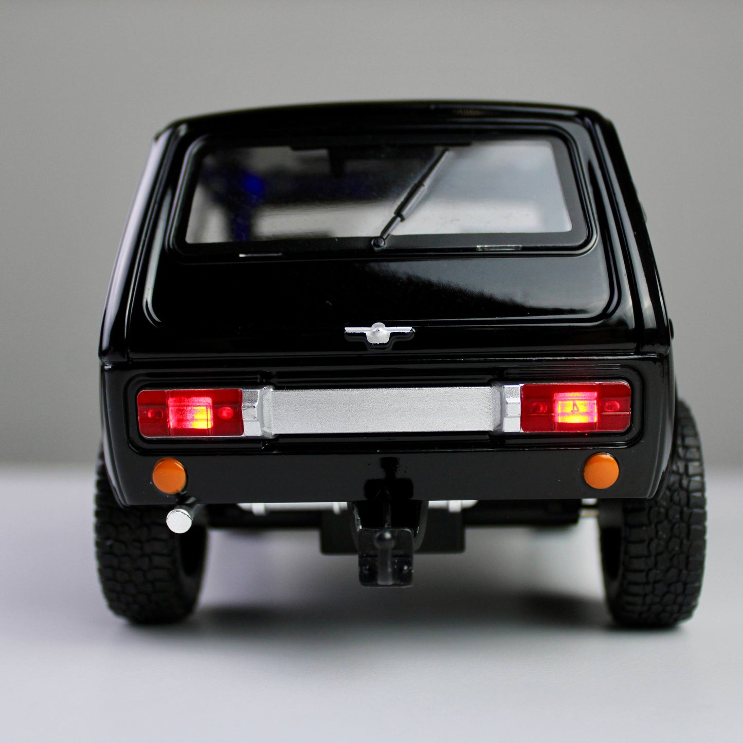 Lada Niva 1:18 Die-Cast Model SUV
