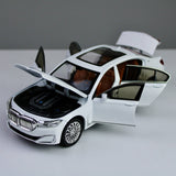 BMW 760Li Luxury Edition – 1:24 Die-Cast Model with Light & Sound