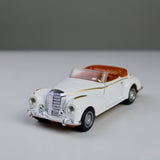 Vintage Classic Die-Cast Model Car – 1:32 Scale