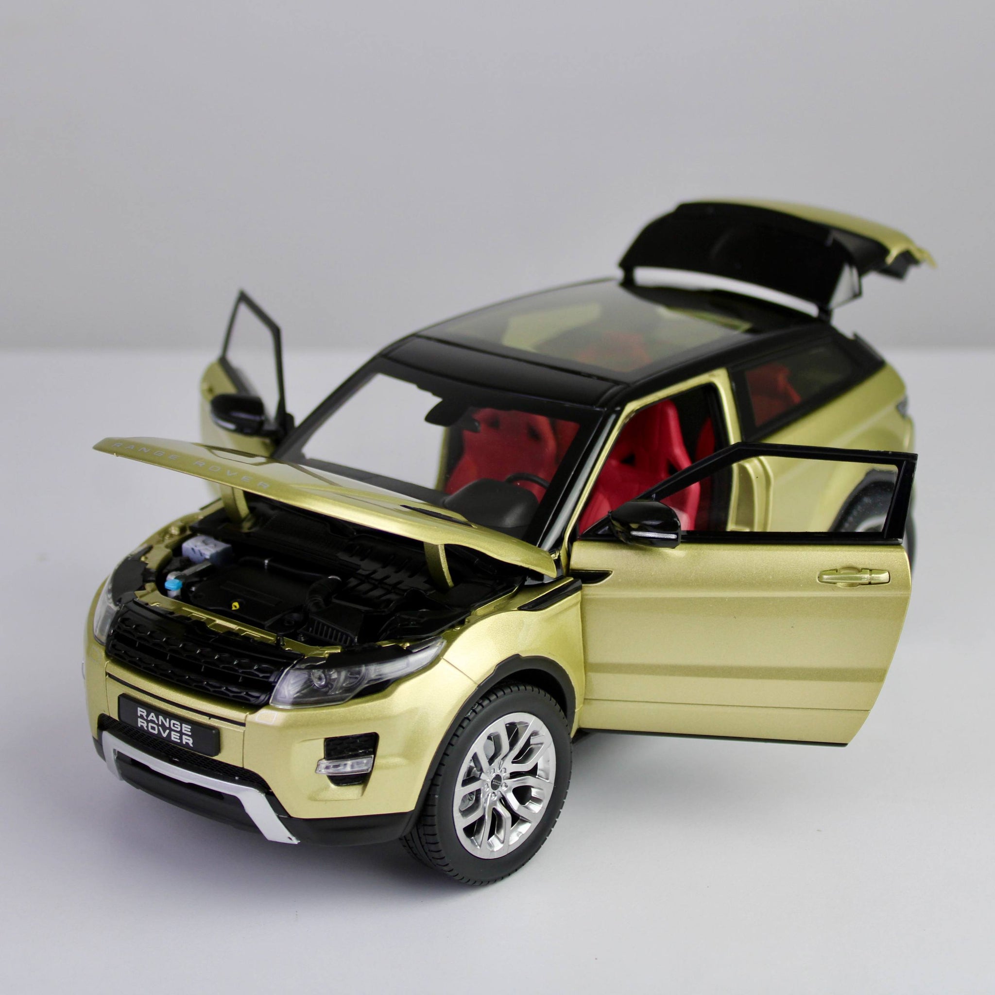 GT Autos Gold Range Rover Evoque Premium Die-Cast Model Car (1:18)