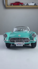 Maisto Chevrolet Corvette 1957 1:24 Die-Cast Model Car