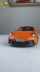 سيارة نموذج بورش 911 GT3 من Bburago بمقياس 1:24 - مجموعة ستار