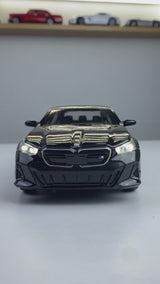 BMW i5 M60 1:24 Die-Cast Model Car