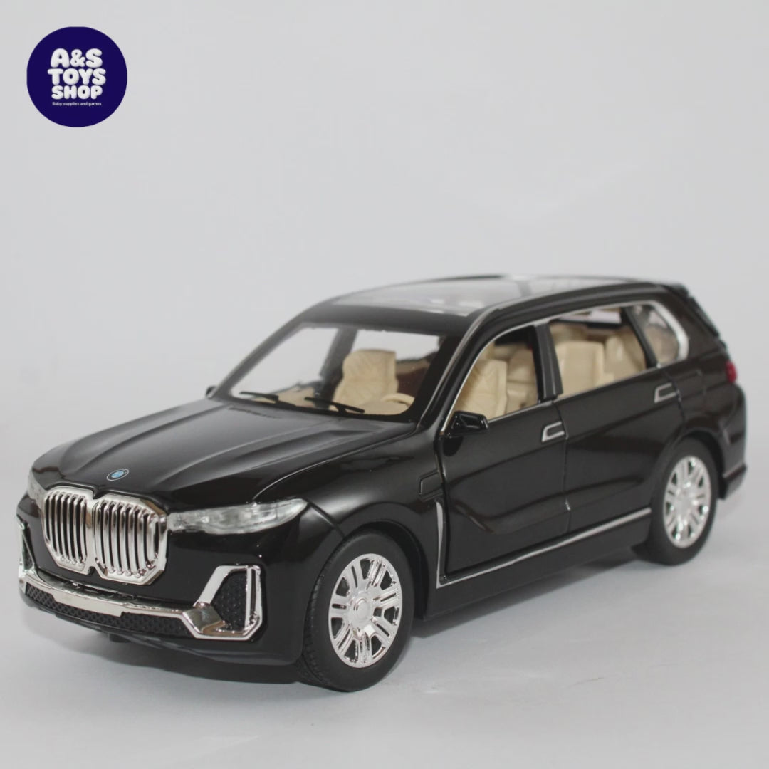 BMW X7 Die-Cast Model Car – 1:24 Scale