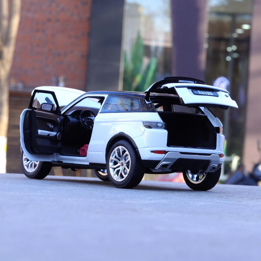 GT Autos Range Rover Evoque 1:18 Die-Cast Model – Premium SUV Edition